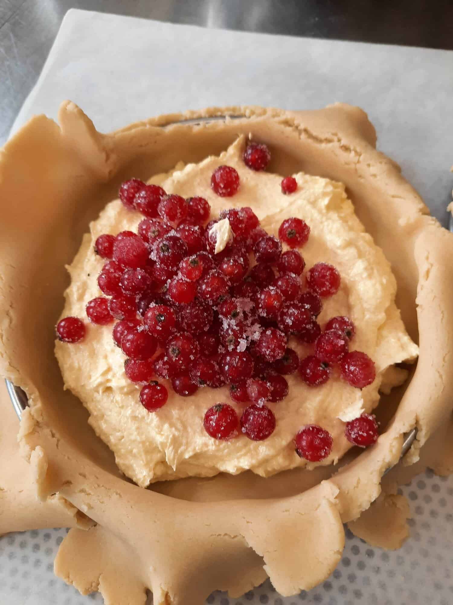 stuffing - butter cream+red currant