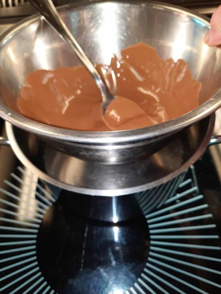 How to melt chocolate au bain-marie
